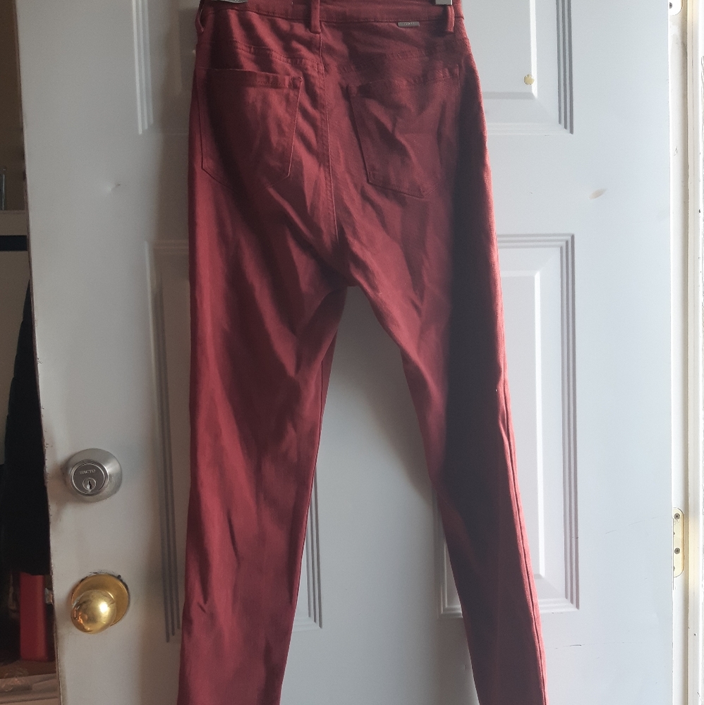 Hi Rise Jeans - Picture 10 of 10